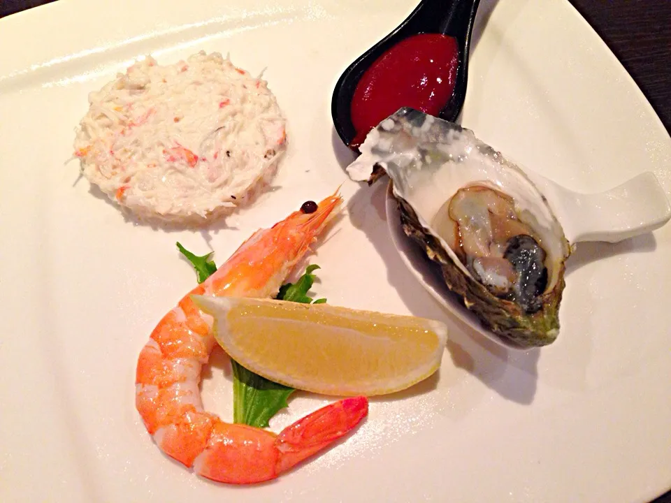 Fresh Prawn, Oyster & Snow Crab|Carin Tayさん