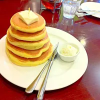 Snapdishの料理写真:浅草の喫茶店ミモザのタワーホットケーキ！|Rayさん