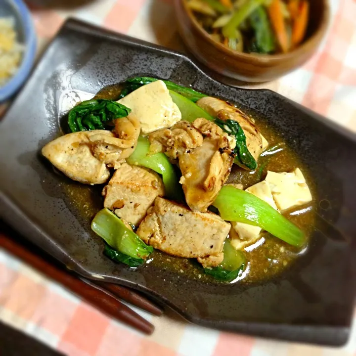 Snapdishの料理写真:胸肉とちんげん菜と豆腐の、炒め物|2boy mamさん