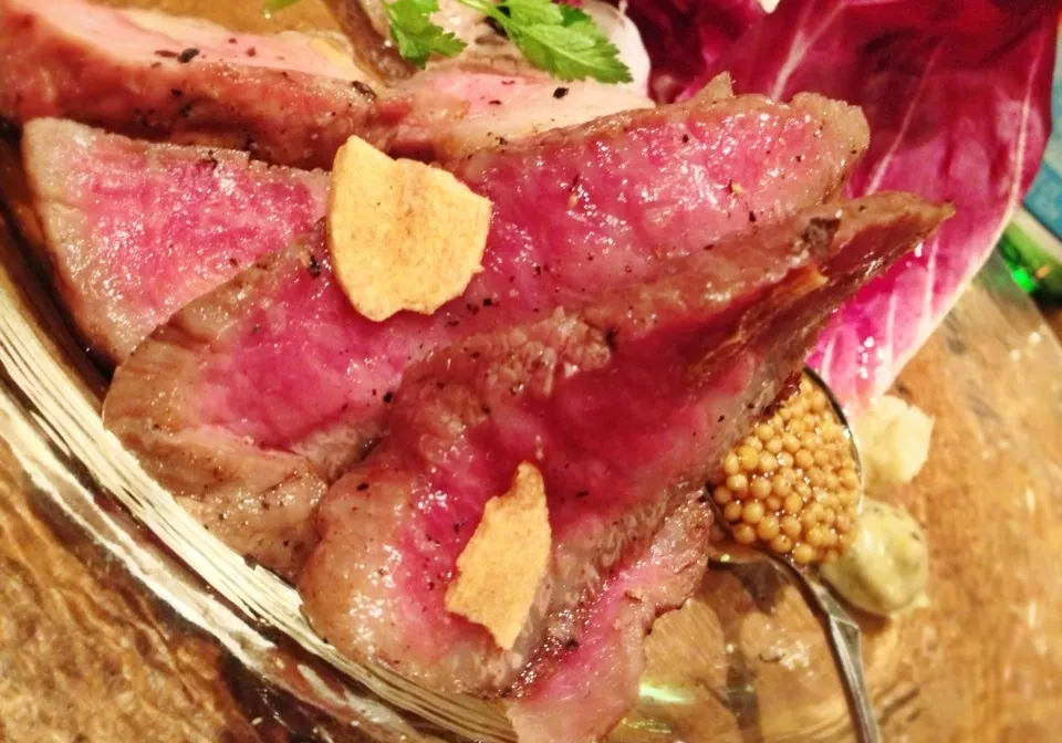 尾崎牛トモサンカクと梅山豚のソテー盛り合わせ。良い肉の日に相応しい肉々しさ！|Ken Kitamuraさん