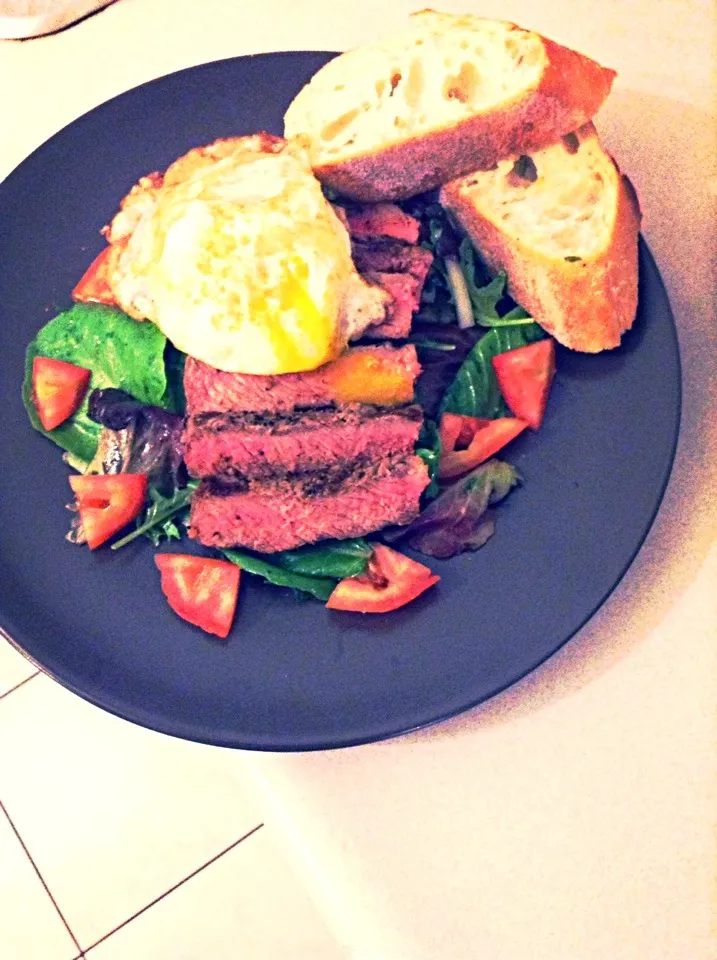 Steak salad w/egg|Milka Papricaさん