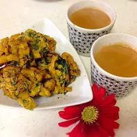 spinach fritters (Palak Pakora) with Chai|Samathaさん