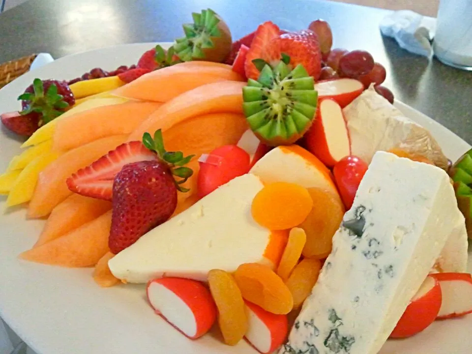 Fruit & Cheese Platter|Chef On Qさん