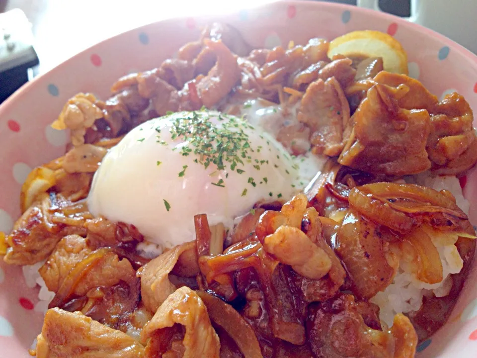 味噌豚丼〜温玉のせ〜|鈴木 美菜子さん