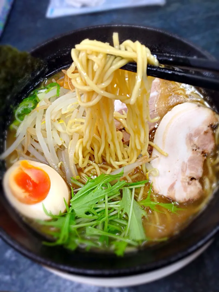 名店ごとうの豚骨ラーメン、いただきまーす♪|ASuzukiさん