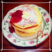 Snapdishの料理写真:なるち♡さんの料理 naru♡お家cafe⭐ヨーグルトでもちもち！むちむち♡ハワイ風パンケーキ(๑¯◡¯๑)♥♥|ayakaさん