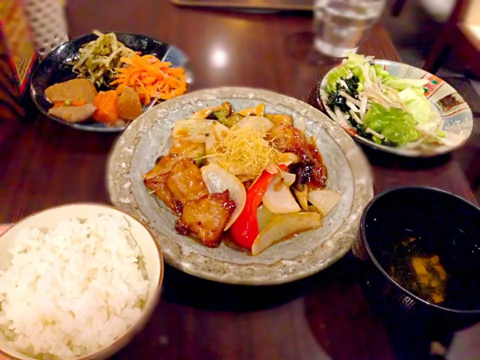 ちゅら屋 野菜と鶏肉の黒酢あんかけ|ゆさん