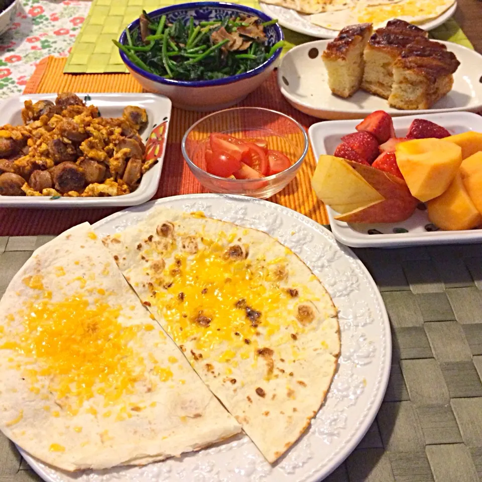 Breakfast tacos & fruits|Junya Tanakaさん