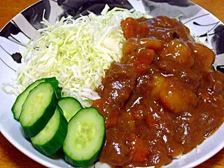 千切りキャベツカレーかけときゅうりの浅漬け|すーさん