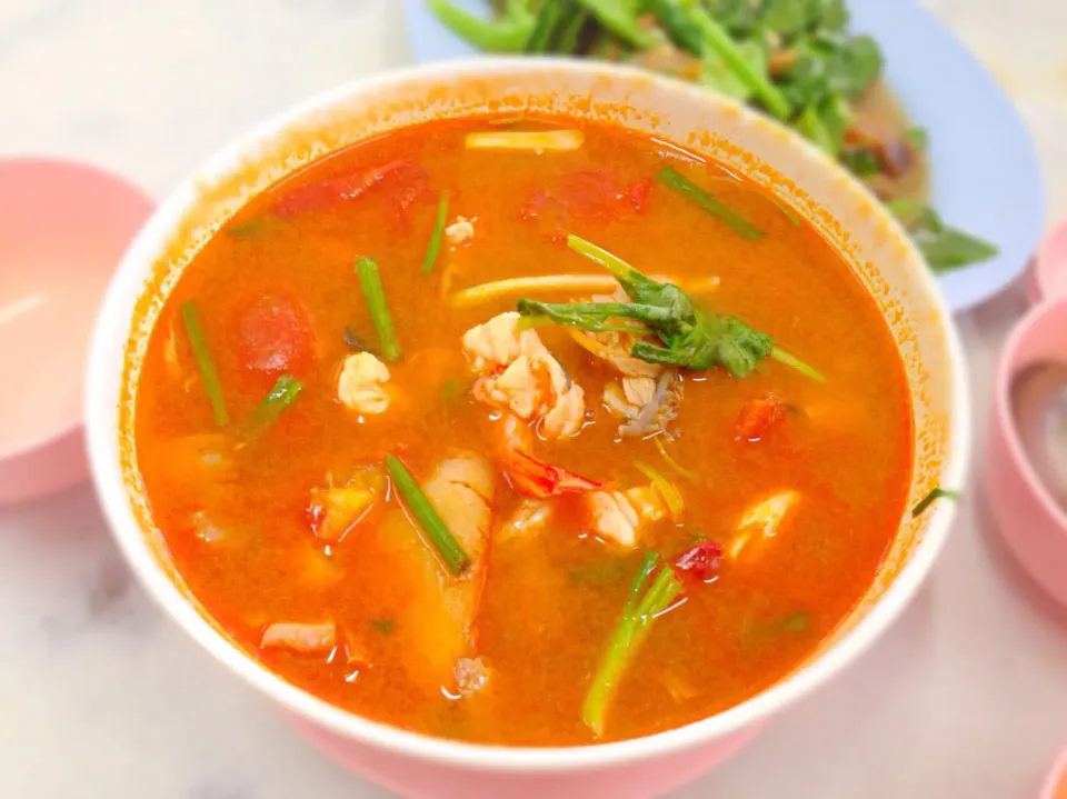 Snapdishの料理写真:Tomyum Seafood Soup|Cerisseさん