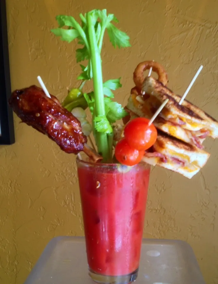 Meal Mary-Bacon Grilled Cheese and a Pig Wing|peggy waldonさん