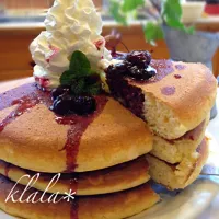 休日朝ごはん🌞ホットケーキ❤バルサミコベリーソース