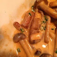 Snapdishの料理写真:Mushrooms in cream sauce|Sarah Everitt Furuyaさん