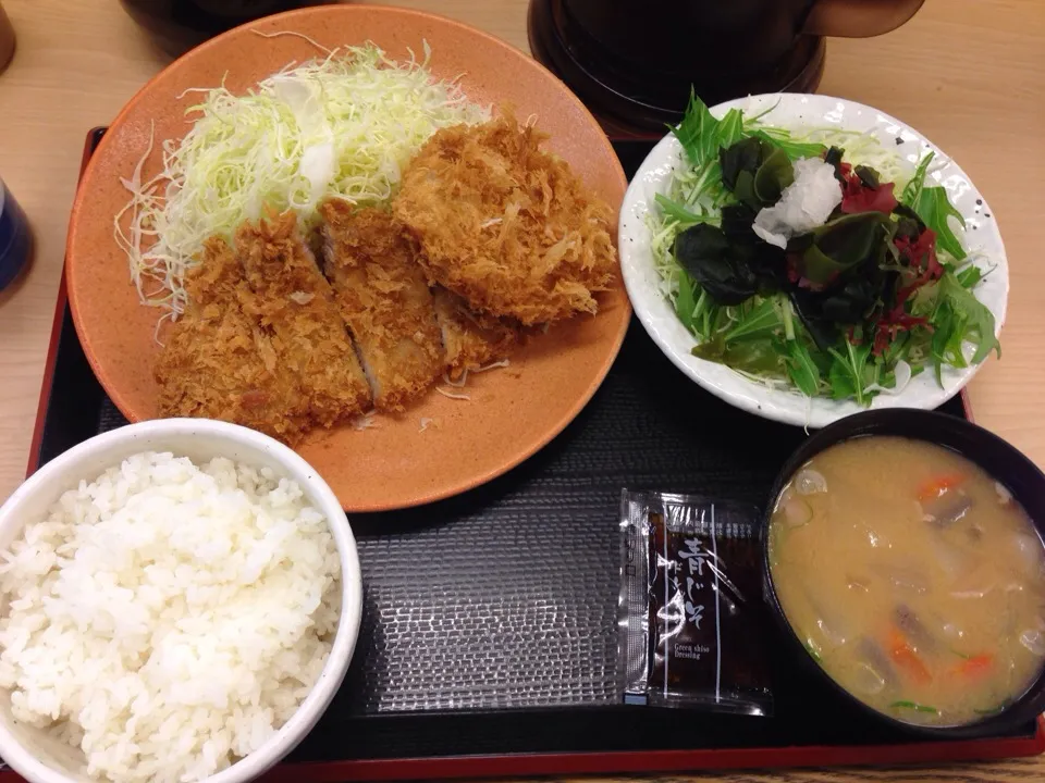 ロースカツとメンチカツ定食|アクちゃんさん