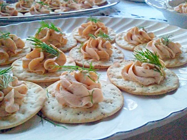 Hot Smoked Salmon mousse|Chef On Qさん