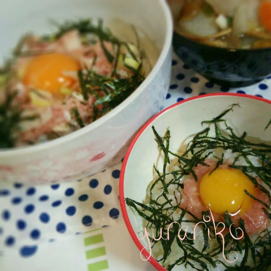 Snapdishの料理写真:手抜きネギトロ丼♪うずらの卵と共に…|*ゆらりこ*さん