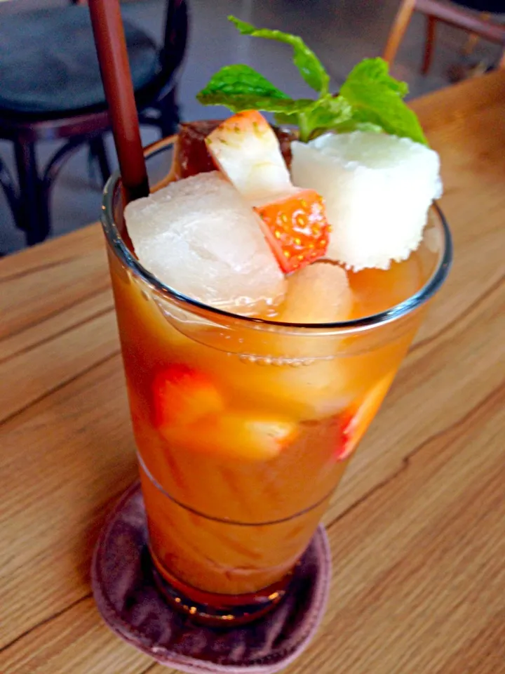 Strawberry  tea and lychee lemon drink|PhUnGさん