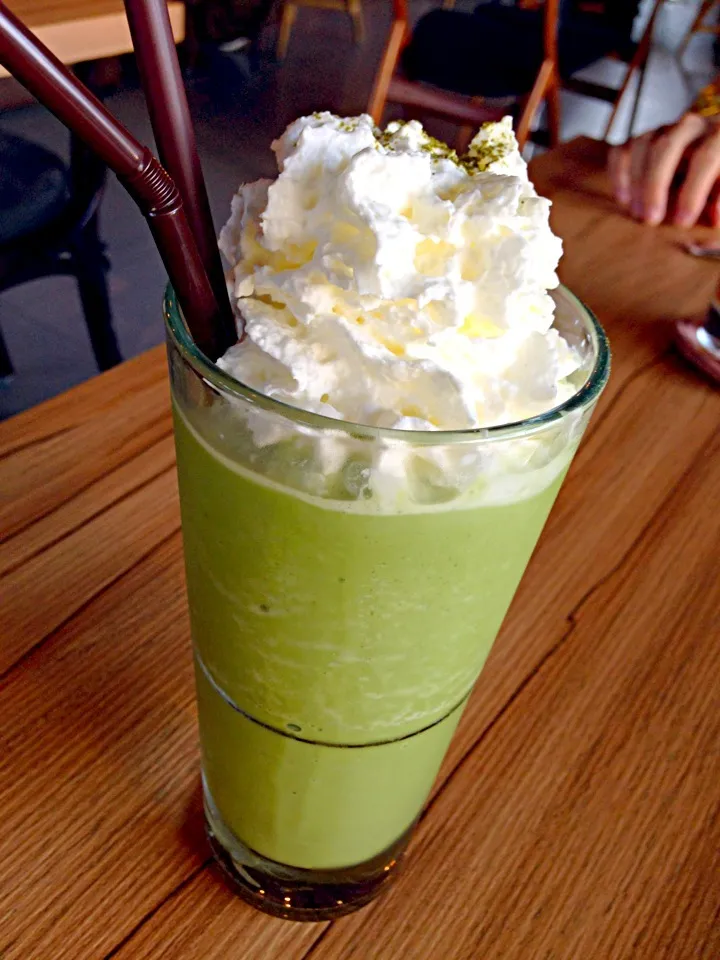 Snapdishの料理写真:Green tea frappe|PhUnGさん