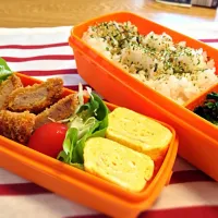 Snapdishの料理写真:トンカツ弁当😋|Pokotaさん