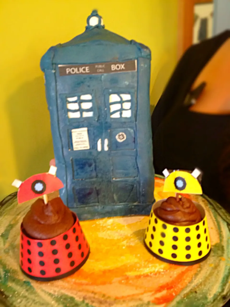 Dr Who Tardis Cake and Dalek Cupcakes.|kipper's kitchenさん