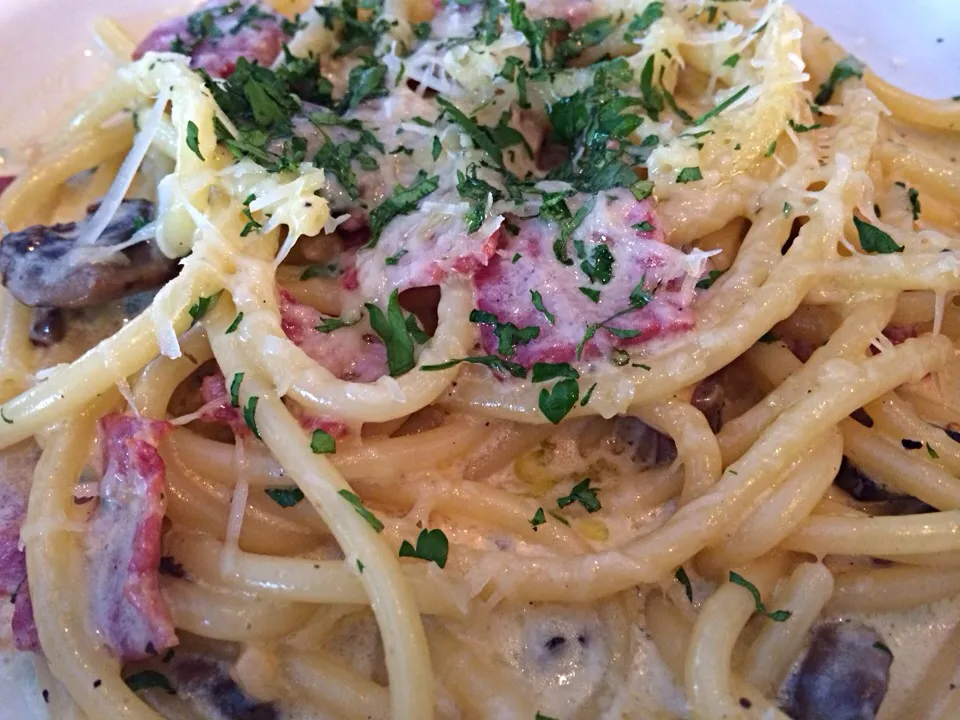 Snapdishの料理写真:Alexis Inspired Bucatini Carbonara w Beef Bacon|Ismahan Khanさん