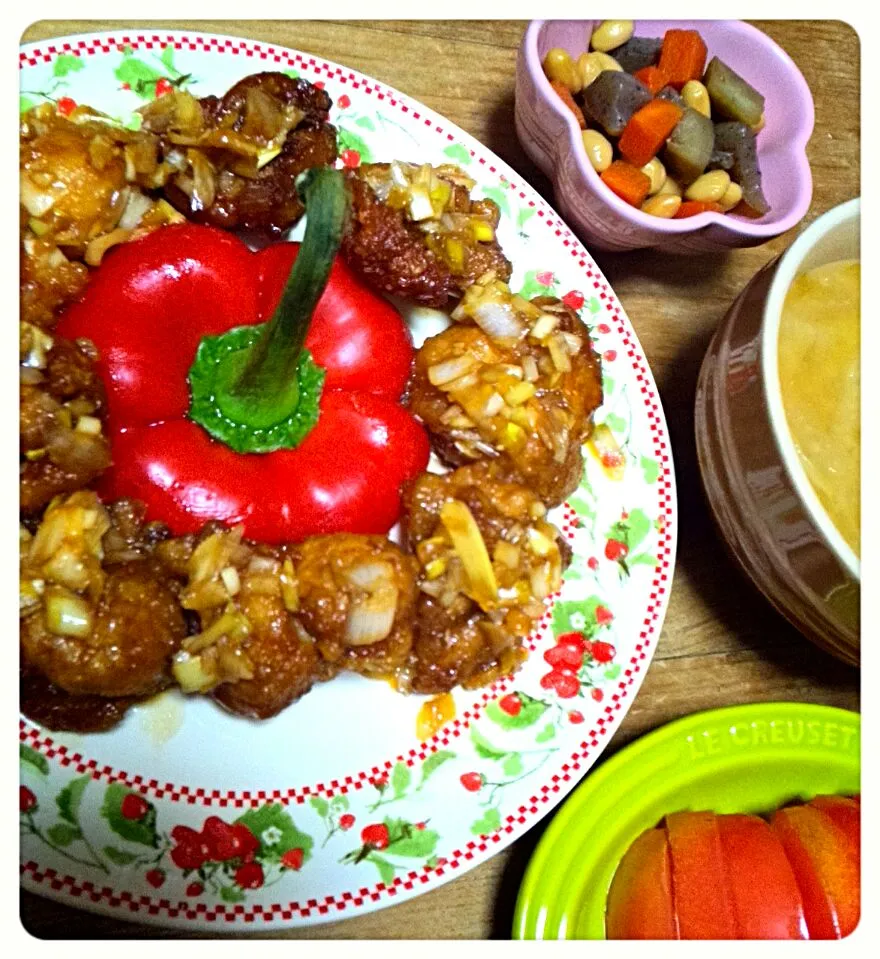 今日の夕飯のおかず　鶏から葱ダレ、五目豆、白菜の味噌汁、トマト|しょうこさん