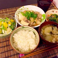 Snapdishの料理写真:肉どうふ＊小松菜のおひたし＊大根とホタテサラダ＊卵入り味噌汁|Yui Kunishimaさん