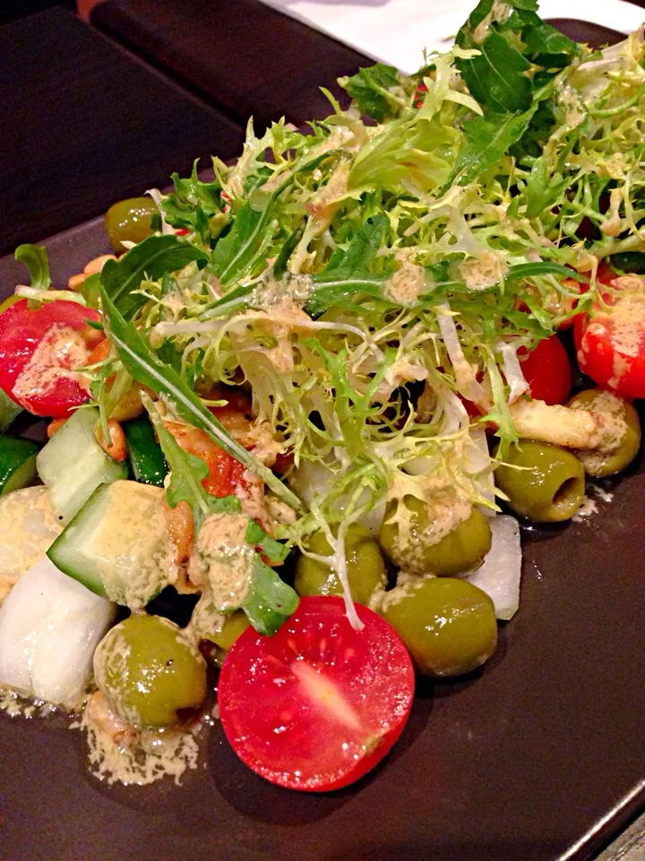 Haluomi & Green Olive Salad|Carin Tayさん