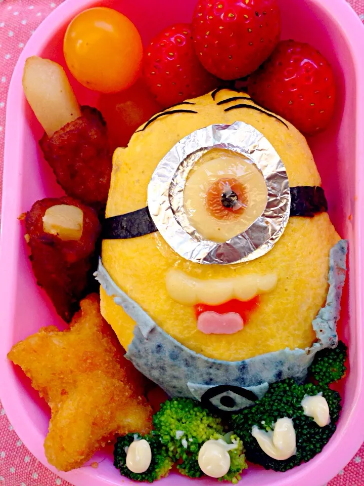 Snapdishの料理写真:Lunch box☆Minions<Stuart or Carl>🍌ﾐﾆｵﾝ...ｽﾁｭｱｰﾄかｶｰﾙ⁇|🌈Ami🍻さん