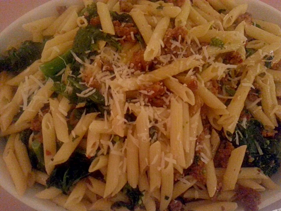 hot sausage & broccoli rabe over penne rigatoni|Brook1ynCatさん