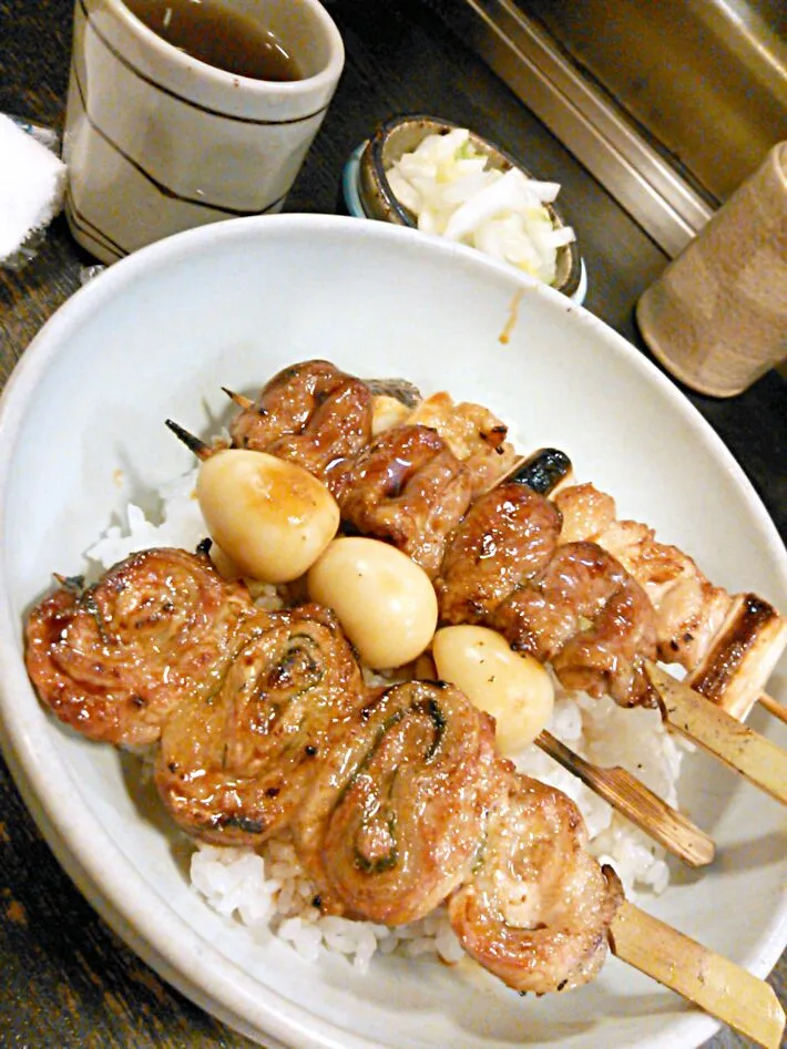 焼き鳥丼＠一鳥一舌(秋葉原)|ちびめがさん