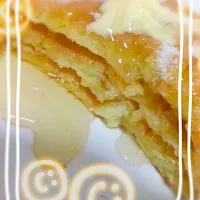 Snapdishの料理写真:蜂蜜パンケーキ☆|りんぴい☆さん