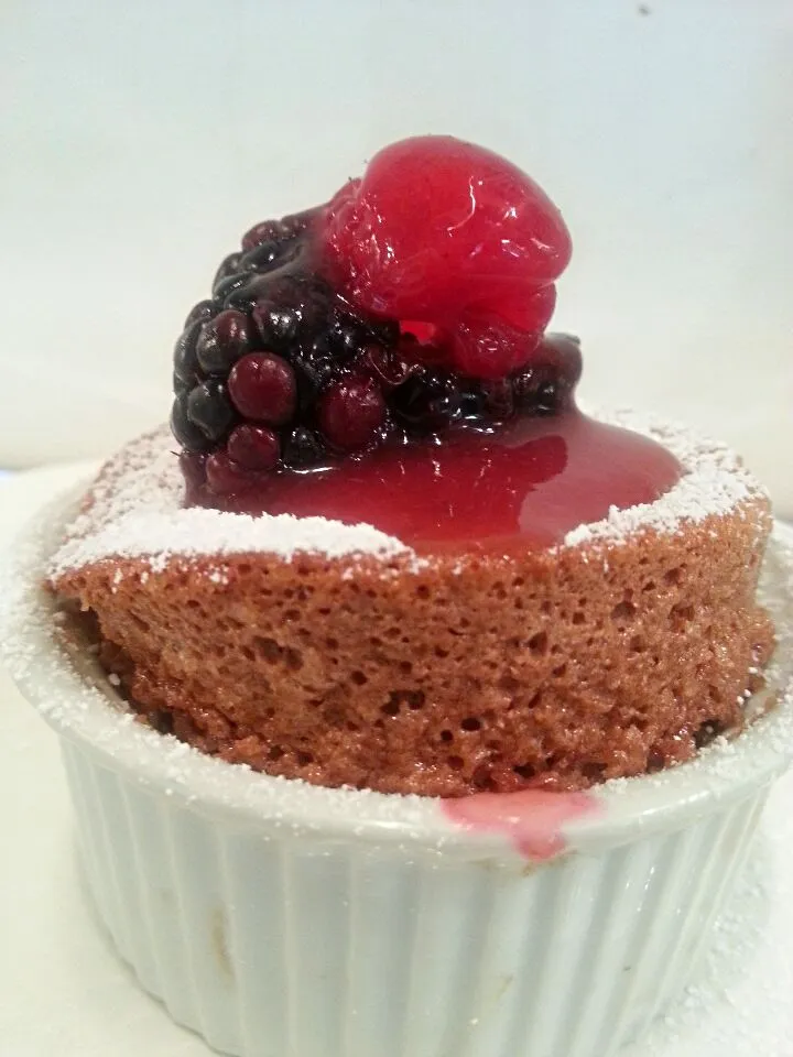 Chocolate Souffle with Berry Sauce|Dustin Stairさん