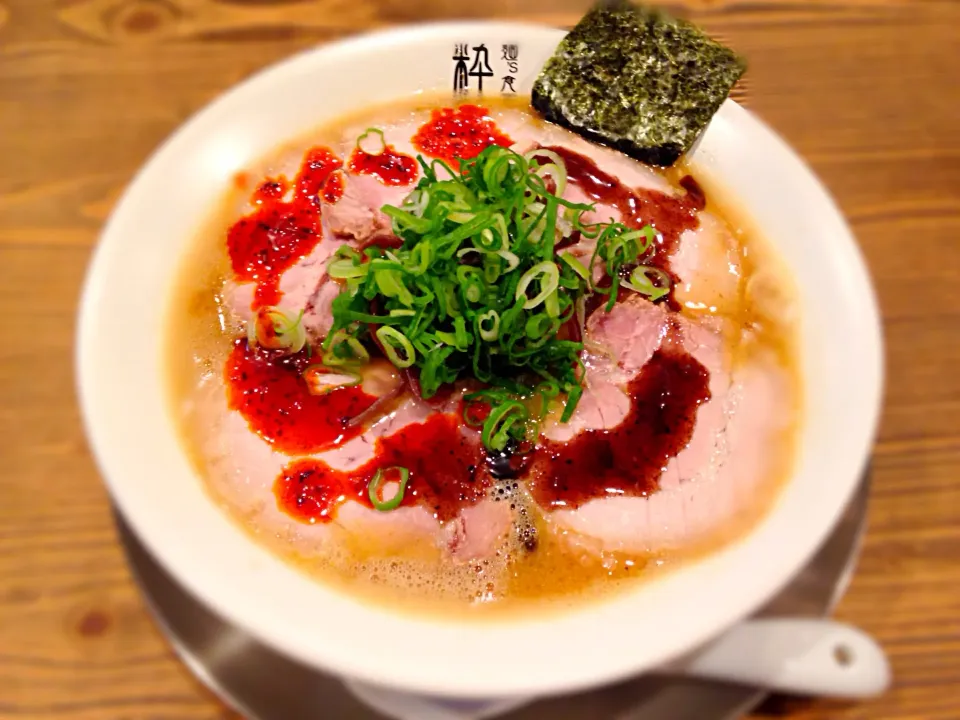 鶏骨らぁ〜麺 赤×黒|麺's食堂粋蓮さん