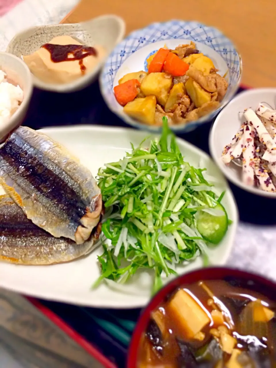 秋刀魚の開き、里芋と豚肉の煮物、やまいものしそあえ、味噌汁|caoさん