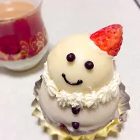 Snapdishの料理写真:苺の雪だるまちゃん|Keiko Watanabeさん