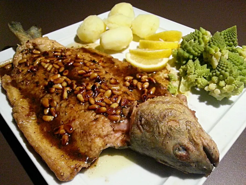 Arctic char (Fjällröding) in lemon-sherry-pinenut sauce with boiled potatoes and romanesco|Frank&Jolanda - Eteninbeeldさん