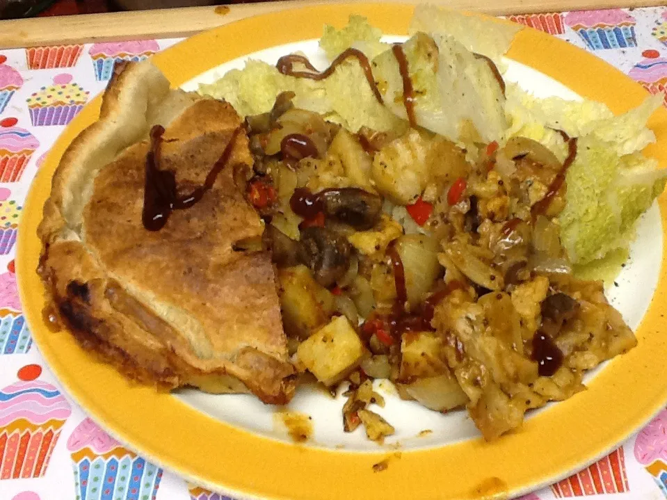 Celeriac and mushroom pie with steamed cabbage|Alan (Fred) Pipesさん