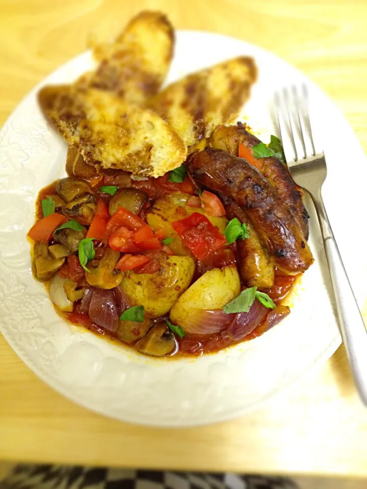 Sausage Casserole with Parmesan Toasts|Steve Pountneyさん