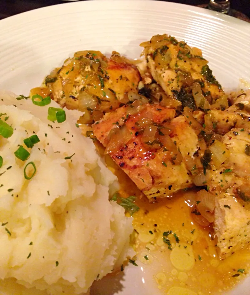 Herb chicken in lemon butter sauce and side of mash|killyさん