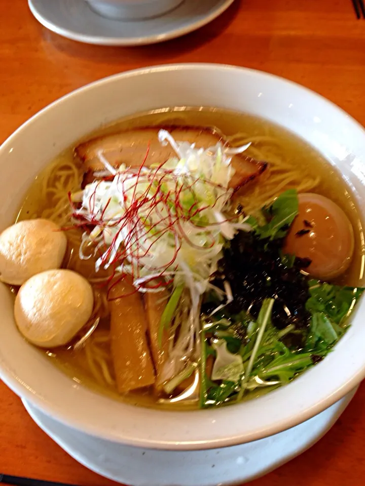 丸鶏塩味玉ラーメン|よっこさん