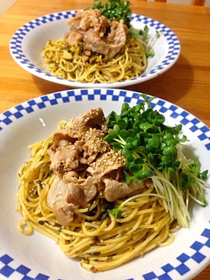 Snapdishの料理写真:子供と旦那の夕飯は高菜と豚肉の和風パスタ|machikoさん