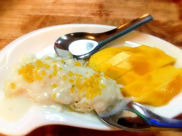 Thai Sticky Rice with Mango|Wan HLさん