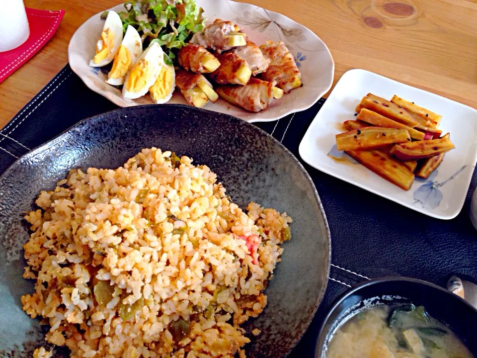 たらこ高菜チャーハン＆さつまいもの肉巻き＆大学芋＆ほうれん草と油揚げの味噌汁|sho...✡*゜さん