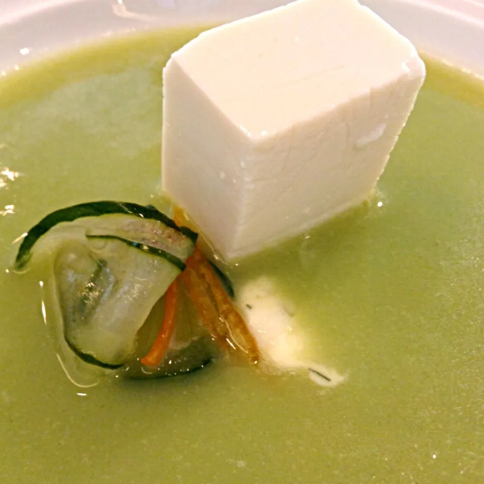 Warm cucumber soup with pickled cucumber & tofu|12Dragonさん