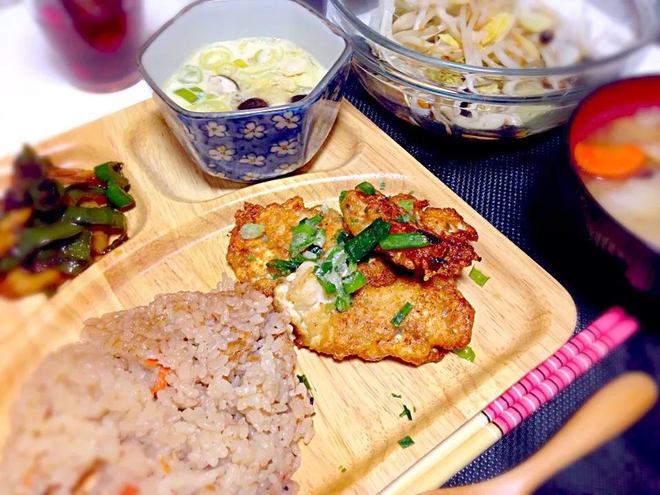 Snapdishの料理写真:豆腐と鶏胸肉の唐揚げ定食|maipuさん