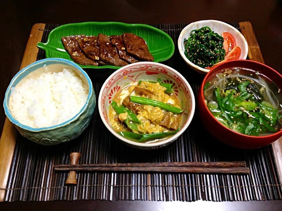 やきにく.ワカメスープ.ほうれん草ナムル.穴子の卵とじ|恭子さん