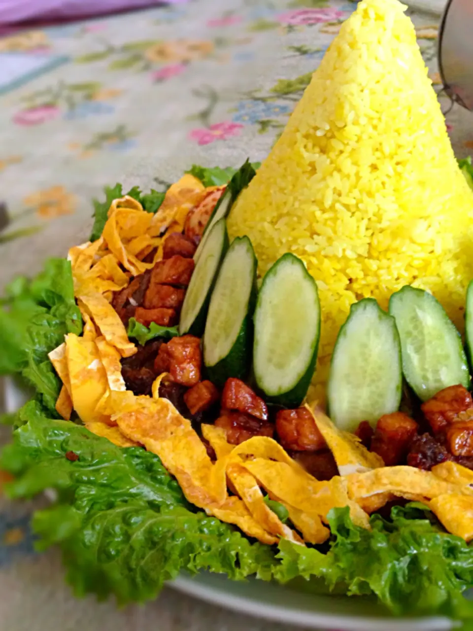 Snapdishの料理写真:Indonesian food - Tumpeng|アジザさん