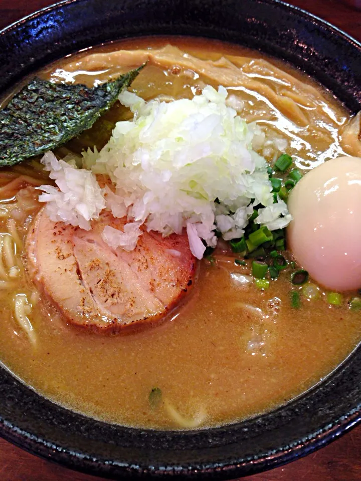 Snapdishの料理写真:濃厚魚介豚骨ラーメン¥750 @飛来(閉店)|Go Satoさん