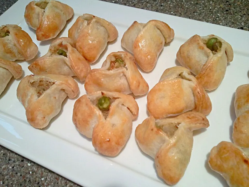 Snapdishの料理写真:One-bite Samosas|Chef On Qさん